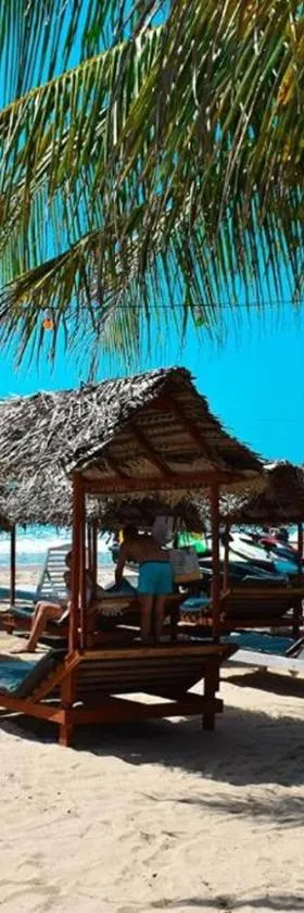 Golden Beach Hotel & Restaurant，位于亭可马里的酒店