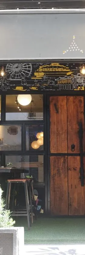89 Bed & Studio Hostel，位于Godown的酒店
