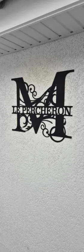 Le Percheron，位于Avenay-Val-dʼOr的酒店