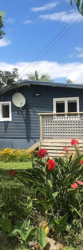 Manuka Cottage Oneroa，位于Waiheke Island的酒店