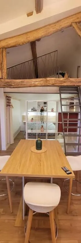 Le gîte du Verger - Appartement à Arc et Senans，位于阿克和瑟南的酒店