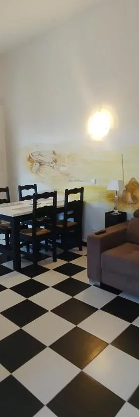 Appart F2 - 4 couchages avec jardin，位于萨朗科的圣洛朗的酒店