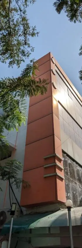 Hotel Shivneri，位于比拉斯布尔的酒店