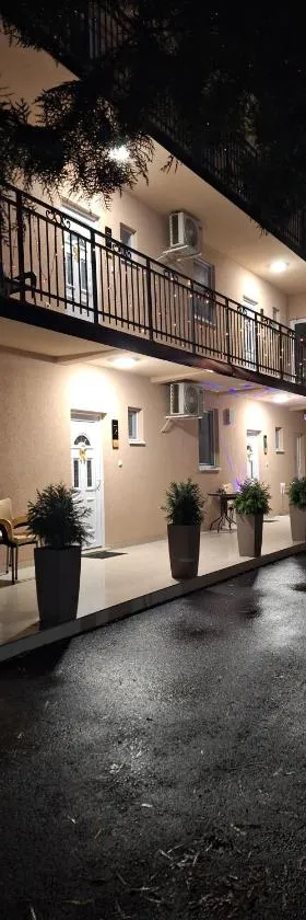 Apartments Green Beograd，位于Borča的酒店