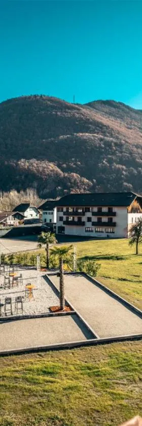 Hotel Base Camp Lodge - Albertville，位于阿尔贝维尔的酒店