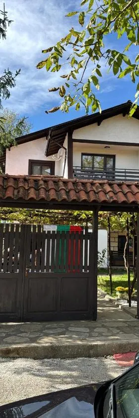 Къща за Гости БАРБЕЛ，位于Golyam Izvor的酒店
