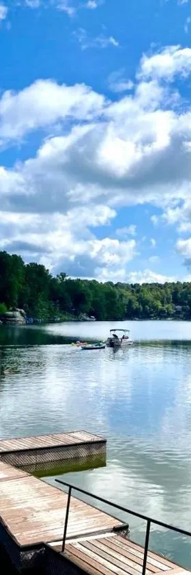 Shady Cliff Resort 103，位于Lewisburg的酒店