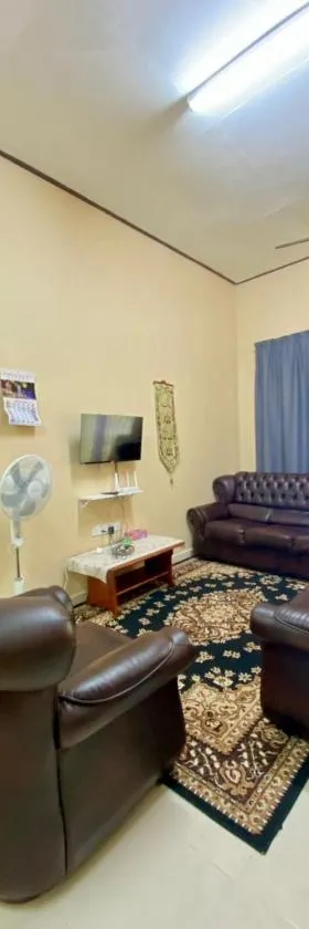 Homestay Nimaza2，位于马兰的酒店
