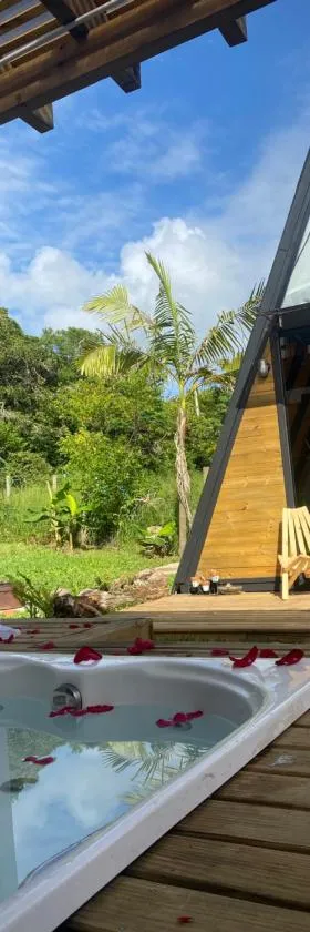 Cabana da reserva com jacuzzi，位于托雷斯的酒店