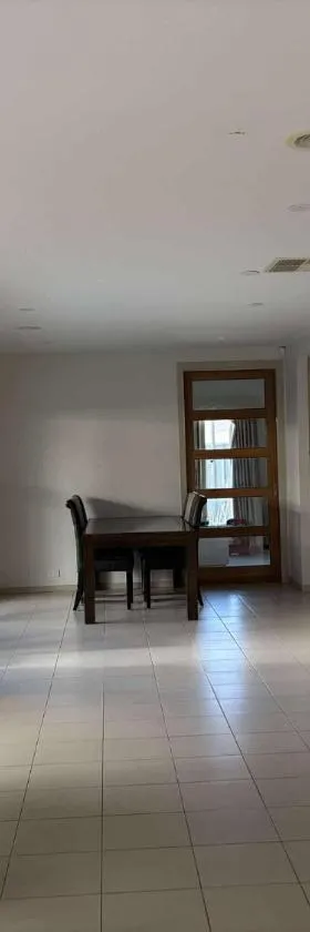 Lakeside House in Manor Lakes，位于Wyndham Vale的酒店