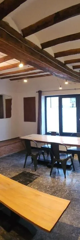 Gîte citadin de l'Entreville，位于洛布的酒店