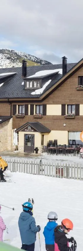 Hotel Port 1730，位于拉加玛艾佩德拉的酒店