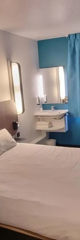 B&B HOTEL Cannes Mouans Sartoux，位于穆昂萨尔图的酒店