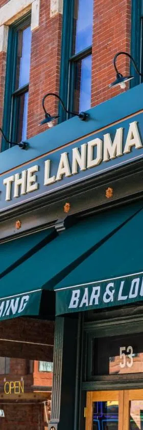 The Landmark Hotel & Casino，位于戴德伍德的酒店