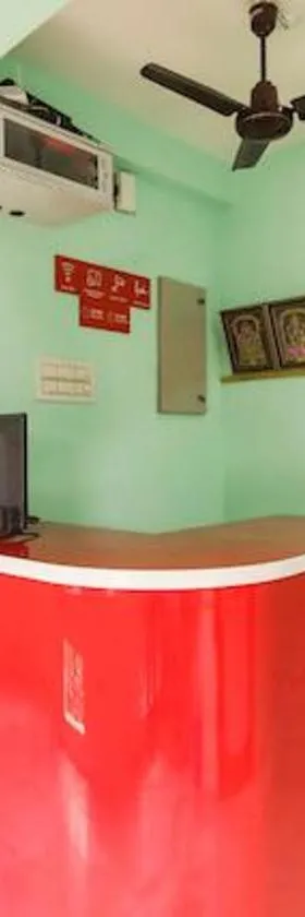 V R Residency，位于Tiruvallūr的酒店