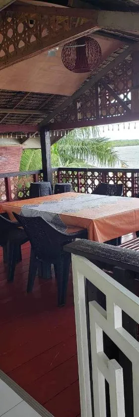 Mayets Seaside Treehouse，位于San Agustin的酒店