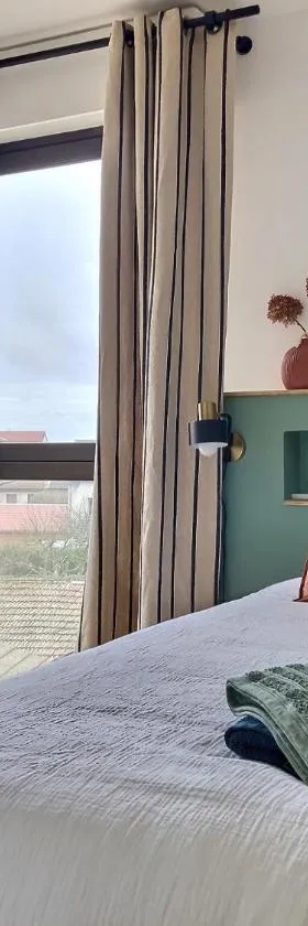 Chez Louise，位于昂贝略昂比热的酒店