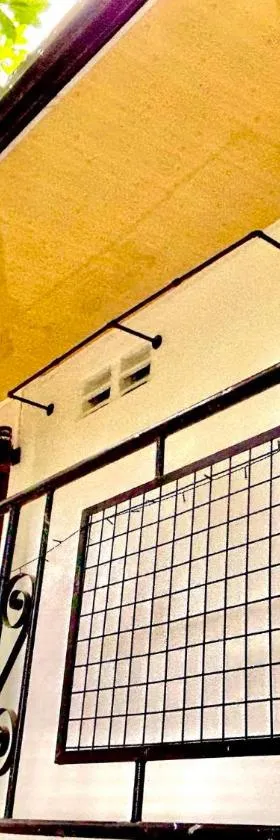 D's Haven Café，位于La Carlota的酒店