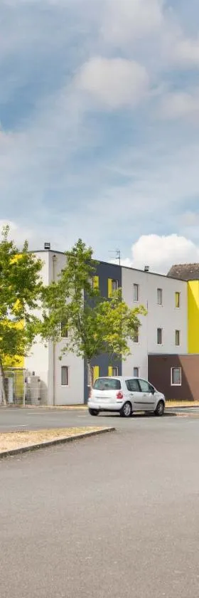 B&B HOTEL Nantes Rezé St Sébastien，位于卢瓦尔河畔圣塞巴斯蒂安的酒店