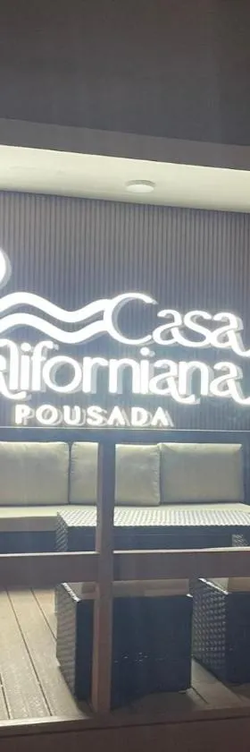 Pousada Casa Californiana，位于加罗帕巴的酒店