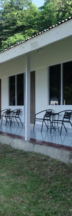 Kaya Kirana Lembeh，位于Airtembaga的酒店