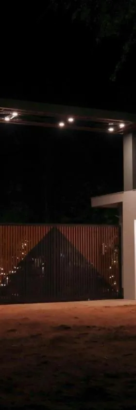 Srishty Garden Resorts，位于滕卡西的酒店