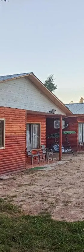 Cabañas los tres hermanos，位于利纳雷斯的酒店