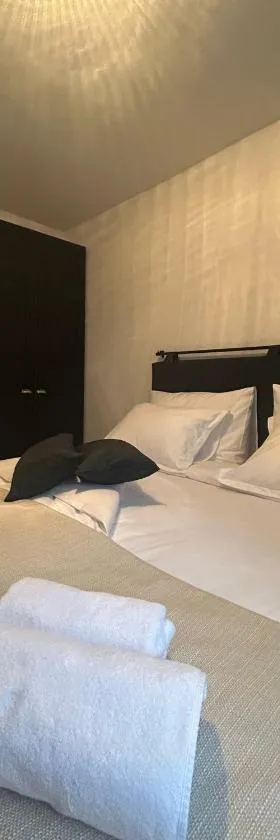 Apartman Pinea，位于萨莫博尔的酒店
