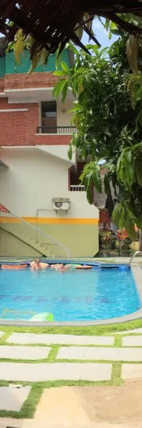 Hotel Thushara，位于可瓦兰的酒店