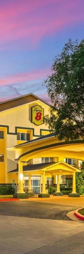 Super 8 by Wyndham Lubbock West，位于拉伯克的酒店