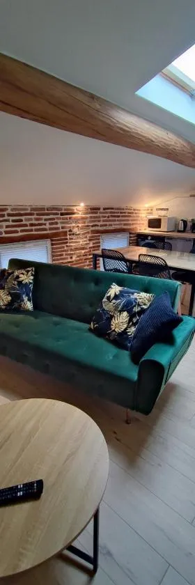 L'Escale，位于Grisolles的酒店