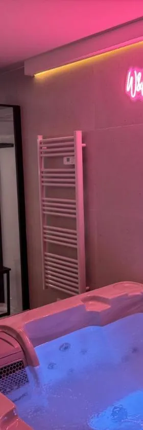 Appartement SPA - W&M Suite，位于克莱蒙莱罗的酒店
