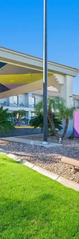 Spark by Hilton Fountain Hills Scottsdale，位于喷泉山的酒店