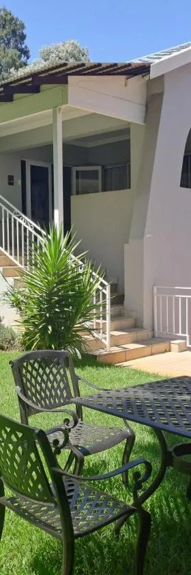 8 on Acacia Guesthouse，位于Bedfordview的酒店