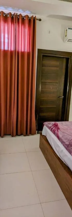 HOTEL THE LATHAs，位于阿尔瓦尔的酒店