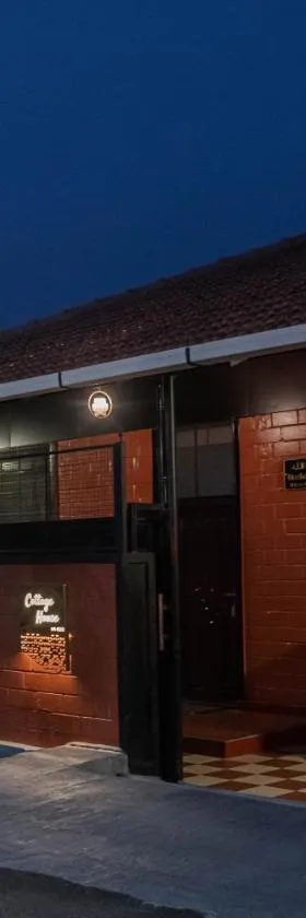 UDUPI HOMESTAY - Cottage House - Dendoorkatte，位于乌杜皮的酒店