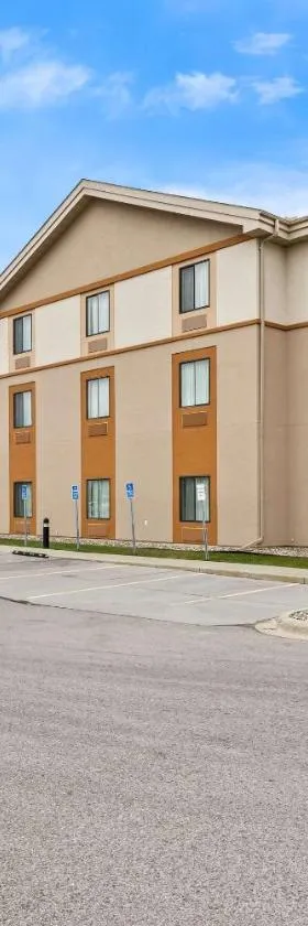 Sleep Inn & Suites West-Near Medical Center，位于罗切斯特的酒店