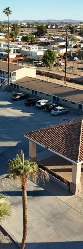 Rodeway Inn & Suites Blythe I-10，位于布莱斯的酒店