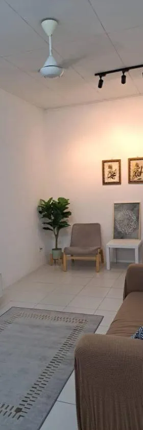 Zikry Homestay，位于Kampung Sungai Baharu的酒店