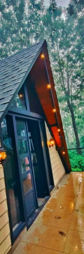 Cicadas Nature Resort - A Frame cottages，位于Wayanad的酒店