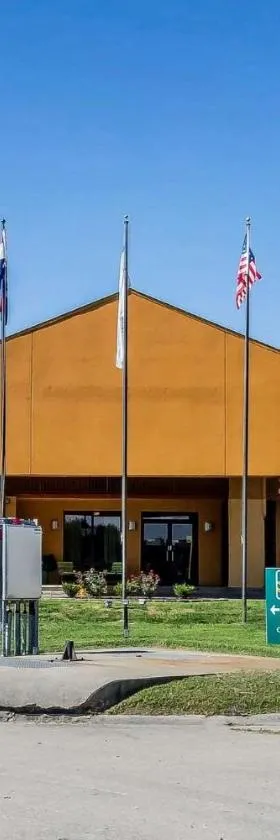Quality Inn Charleston - Sikeston，位于查尔斯顿的酒店