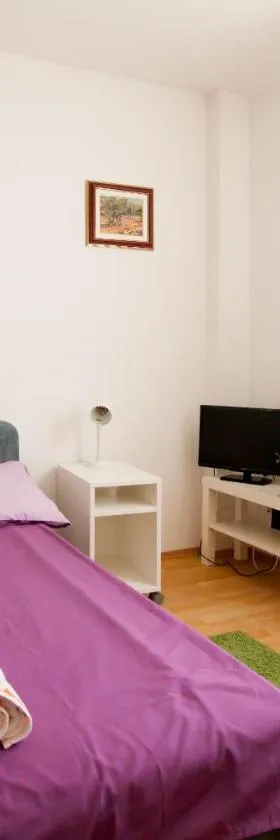 友好之人旅馆，位于扎达尔的酒店