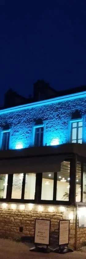 Hôtel de la GARE，位于Saint-Gengoux-le-National的酒店