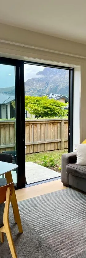 Summit View Studio Jacks Point，位于Queenstown Airport的酒店