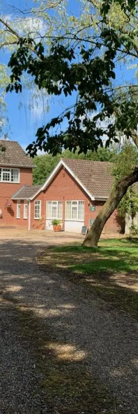 Aldercarr Hall，位于阿特尔伯勒的酒店
