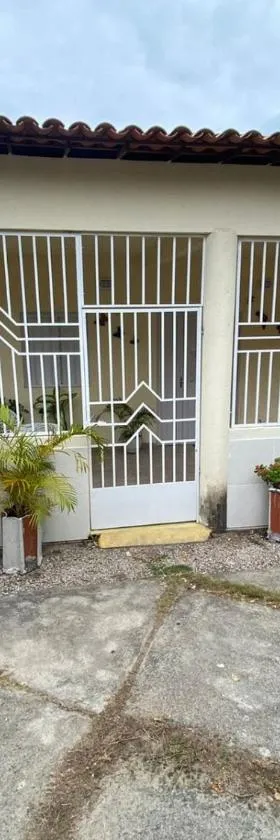 Casa China & Silva, Otima Casa para praia ou descanso, proximo as Dunas da Sabiaguaba e shoppings em Eusebio e Fortaleza Ce，位于Eusébio的酒店