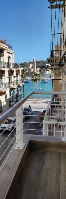 Il-Girna- Modern Seaside Accommodation，位于马尔萨斯卡拉的酒店