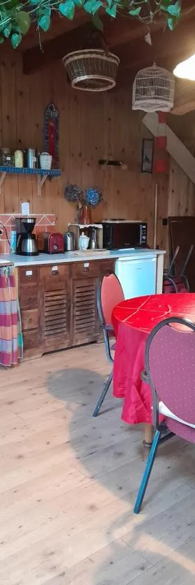 Au restalèz，位于Trémargat的酒店
