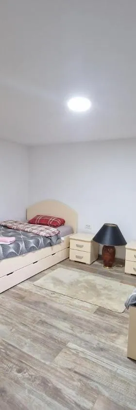 small apartment for two，位于Brus的酒店