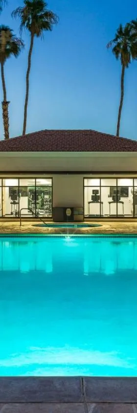 Courtyard by Marriott Palm Springs，位于棕榈泉的酒店